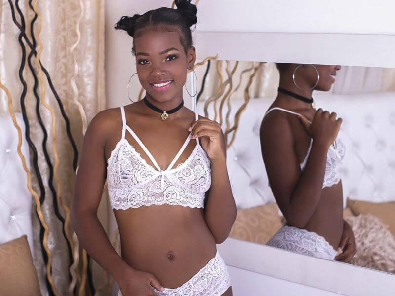 Ebony Cam Girl With Perfect Body